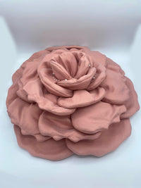 Cuscino In Raso A Forma Di Rosa e Peonia