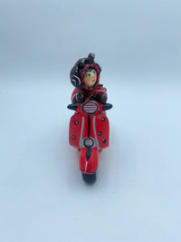 Vespa con Decorazioni in Porcellana Fredda