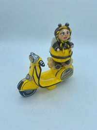 Vespa con Decorazioni in Porcellana Fredda