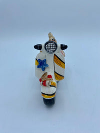 Vespa con Decorazioni in Porcellana Fredda