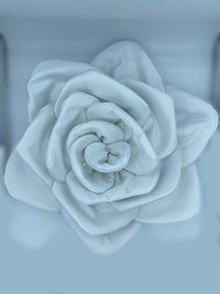 Cuscino In Raso A Forma Di Rosa e Peonia