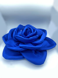 Cuscino In Raso A Forma Di Rosa e Peonia