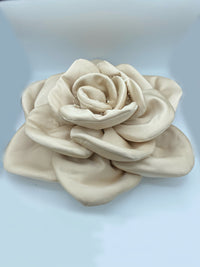 Cuscino In Raso A Forma Di Rosa e Peonia